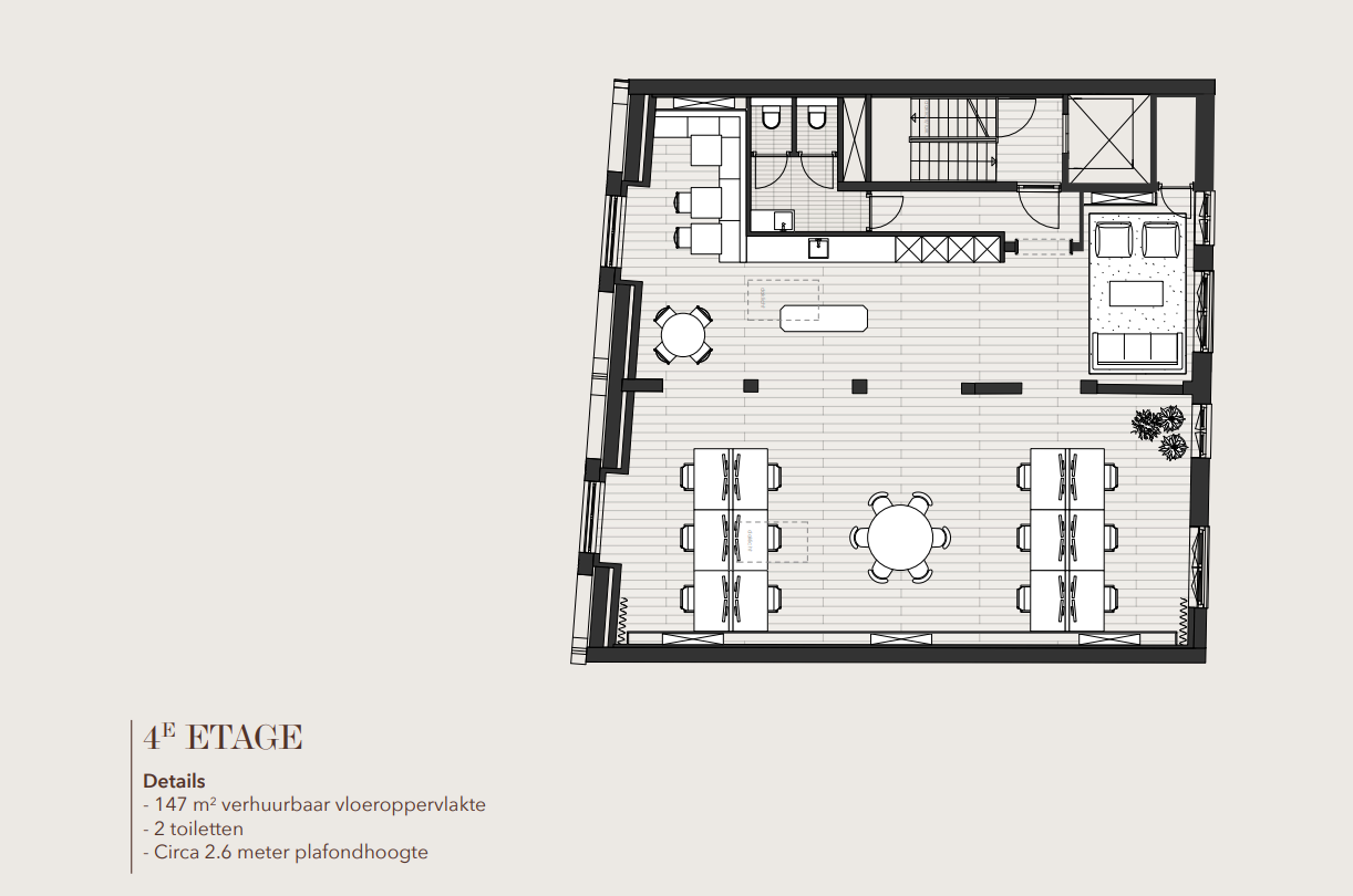 Plattegrond van de vierde etage van Rokin 175 met werkplekken, zithoeken, keuken en twee toiletten.