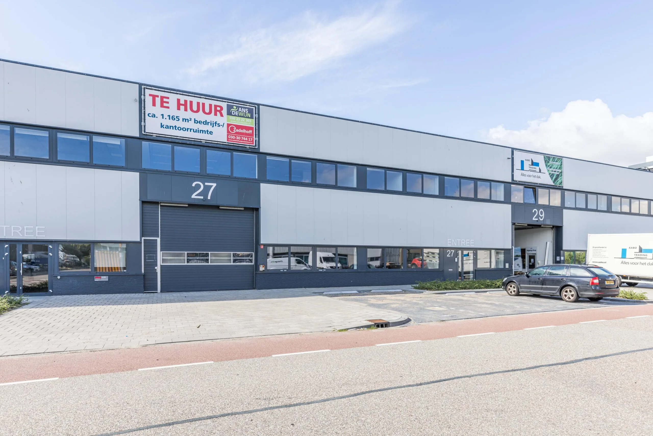 Modern industrial building on Zonnebaan with units 27 and 29 available for rent.