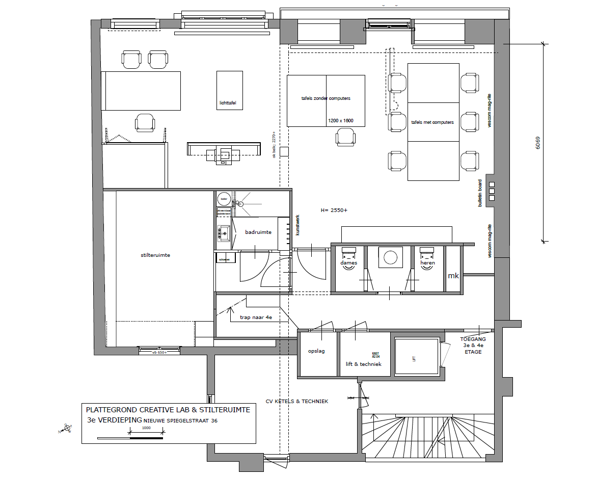 Plattegrond van de derde verdieping aan de Nieuwe Spiegelstraat 36 met creatieve werkruimte, stilteruimte, toiletten en technische ruimtes.