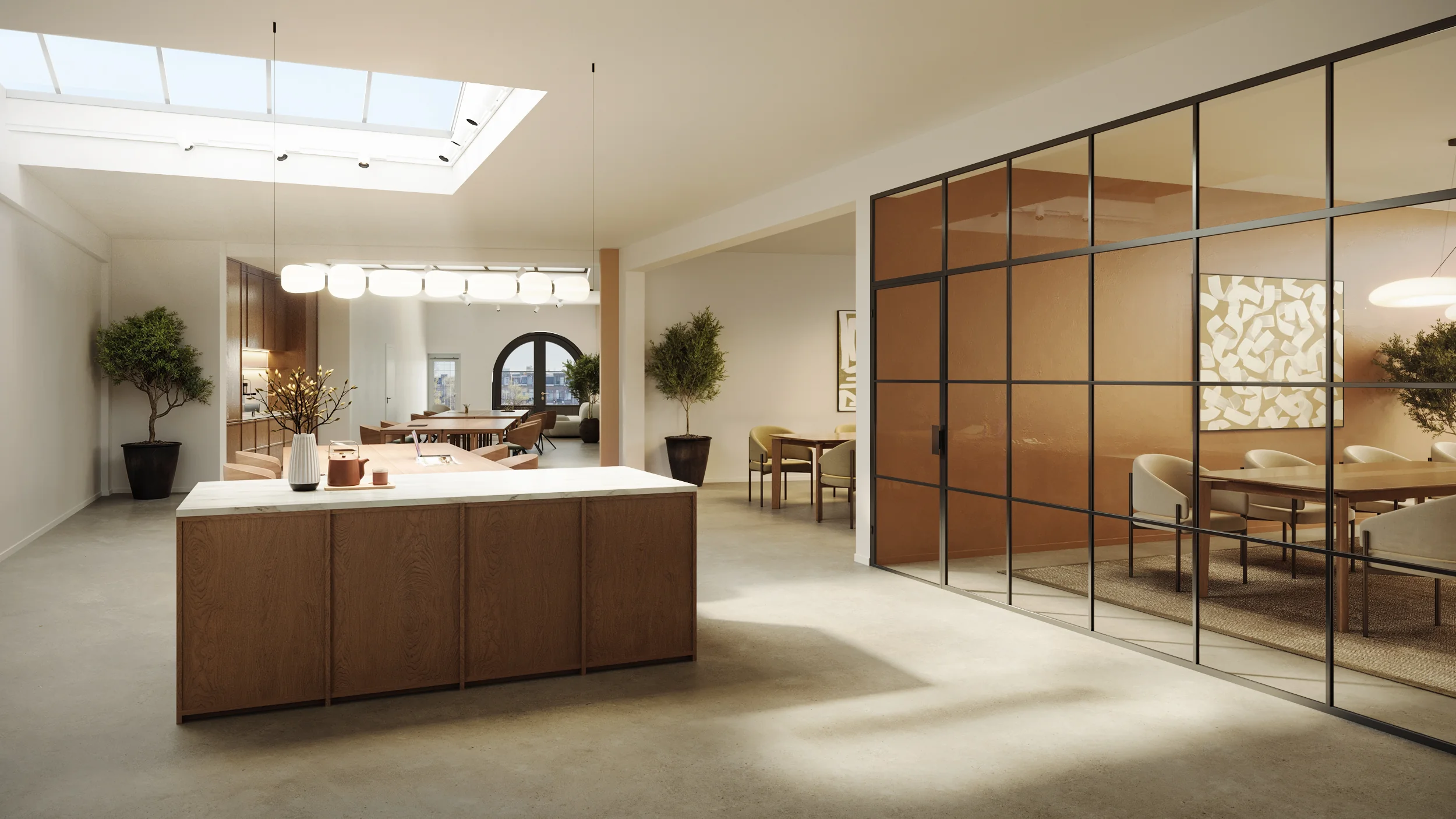 Modern interieur van een open woonruimte aan de Baarsjesweg met glazen scheidingswand, eetgedeelte en strakke keuken onder een groot dakraam.